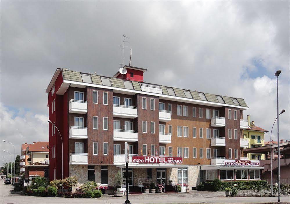 Hotel Ristorante Novara Expo Bareggio Exterior foto