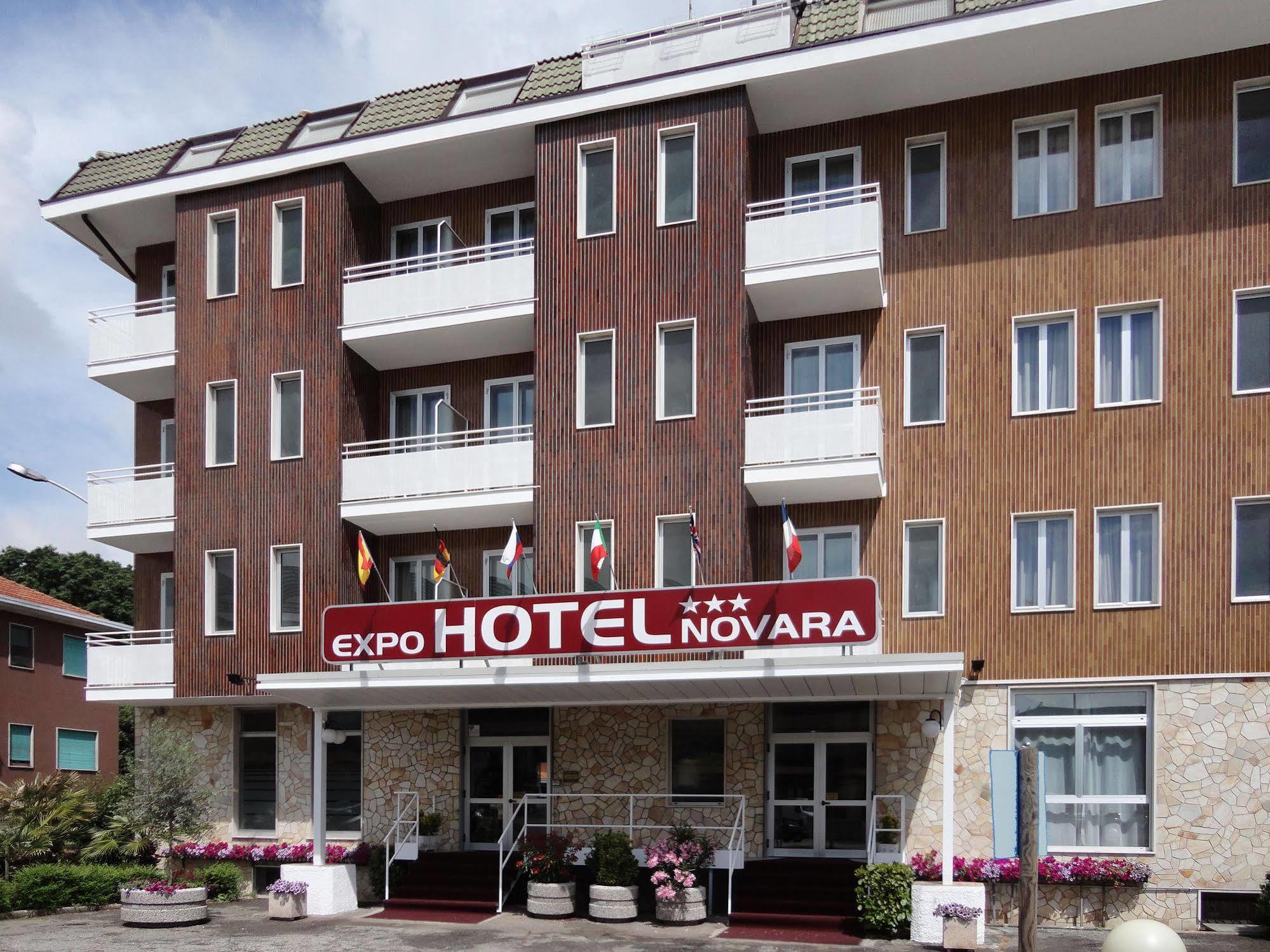 Hotel Ristorante Novara Expo Bareggio Exterior foto